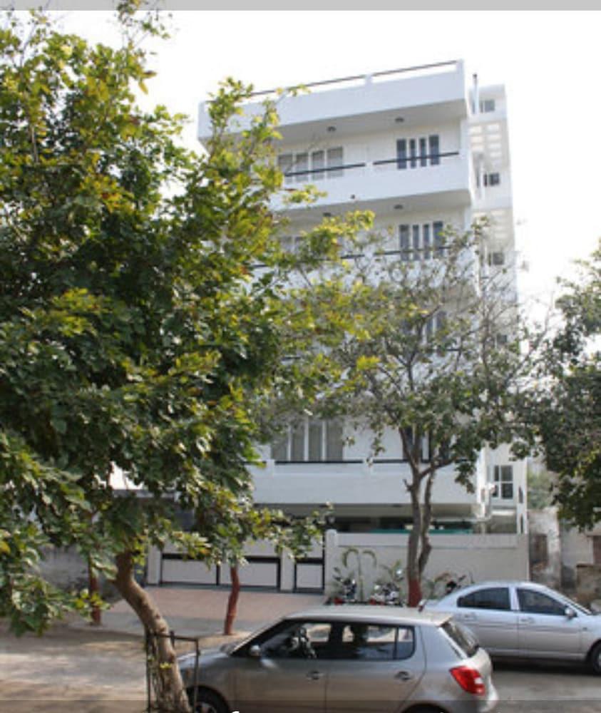 Colonel'S Retreat At The Airport Bed & Breakfast Yeni Delhi Dış mekan fotoğraf