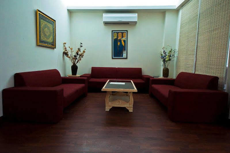 Colonel'S Retreat At The Airport Bed & Breakfast Yeni Delhi Dış mekan fotoğraf